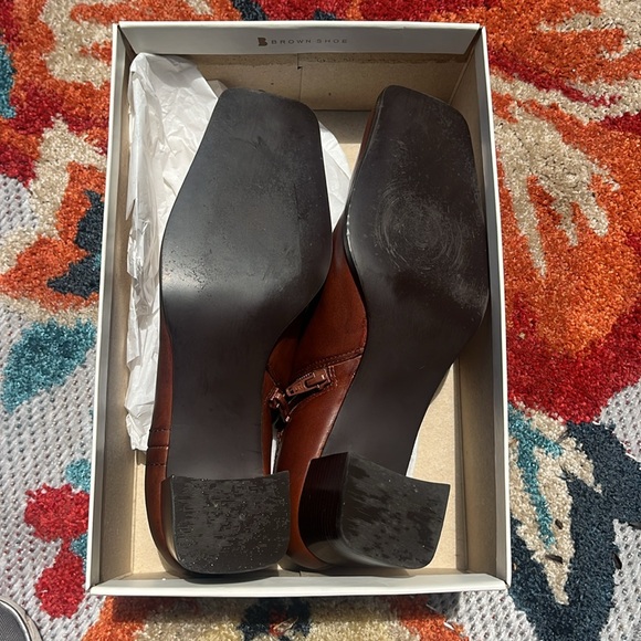 Naturalized Women’s 8M Brown Leather Shoes Boots Zip with heel stitch in time - Picture 8 of 13